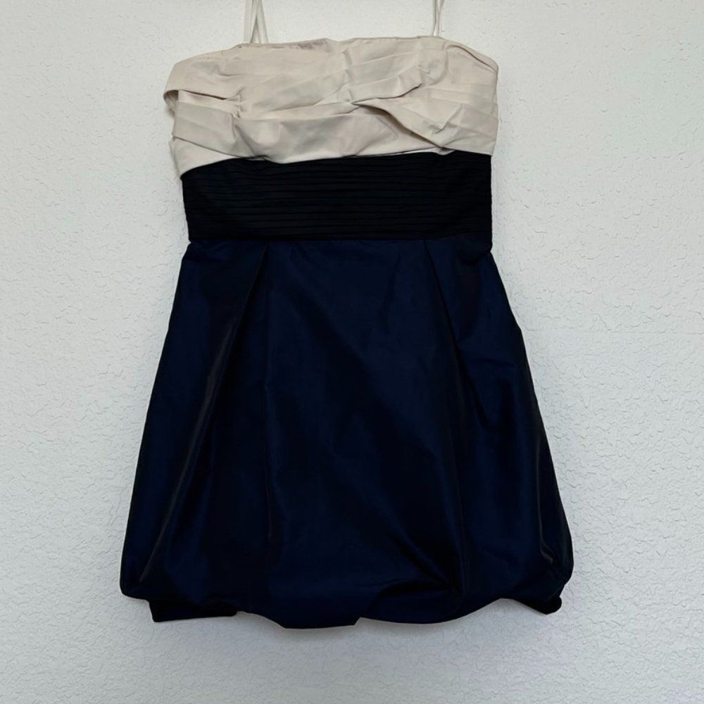 BCBGMAXAZRIA Cream Black Navy Bubble Night Out Dress size 10 - Picture 3 of 11
